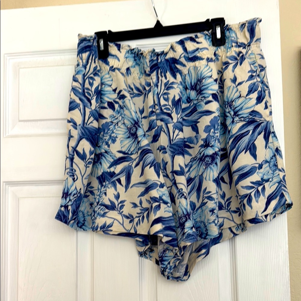 Blue Floral Women’s Shorts - H&M Sz XL